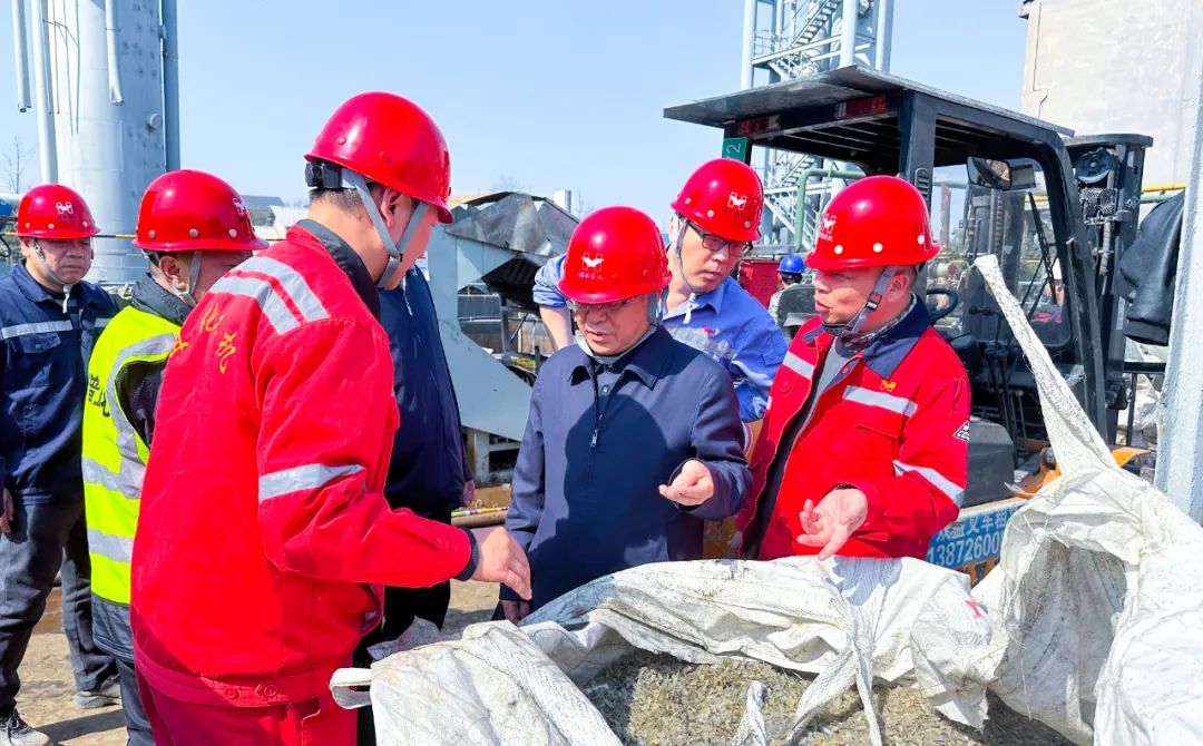 王大真到田家河園區(qū)和楚星片區(qū)現(xiàn)場(chǎng)辦公(圖3) 王大真到田家河園區(qū)和楚星片區(qū)現(xiàn)場(chǎng)辦公(圖3)