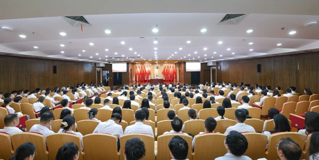 宜化集團舉行學(xué)習(xí)貫徹黨的二十屆三中全會精神宣講報告會(圖1) 宜化集團舉行學(xué)習(xí)貫徹黨的二十屆三中全會精神宣講報告會(圖1)