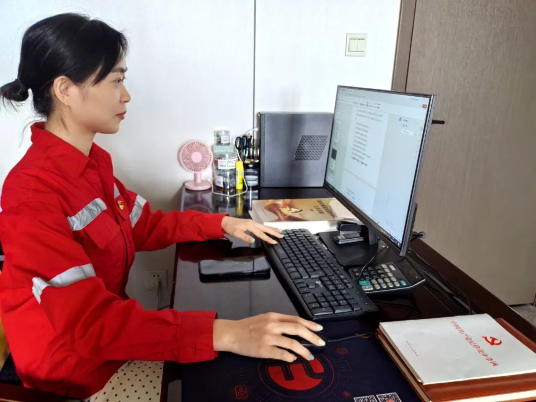 【宜化榜樣】化機(jī)公司李丹：提升素質(zhì)強(qiáng)技能，勇于奉獻(xiàn)顯擔(dān)當(dāng)(圖2)