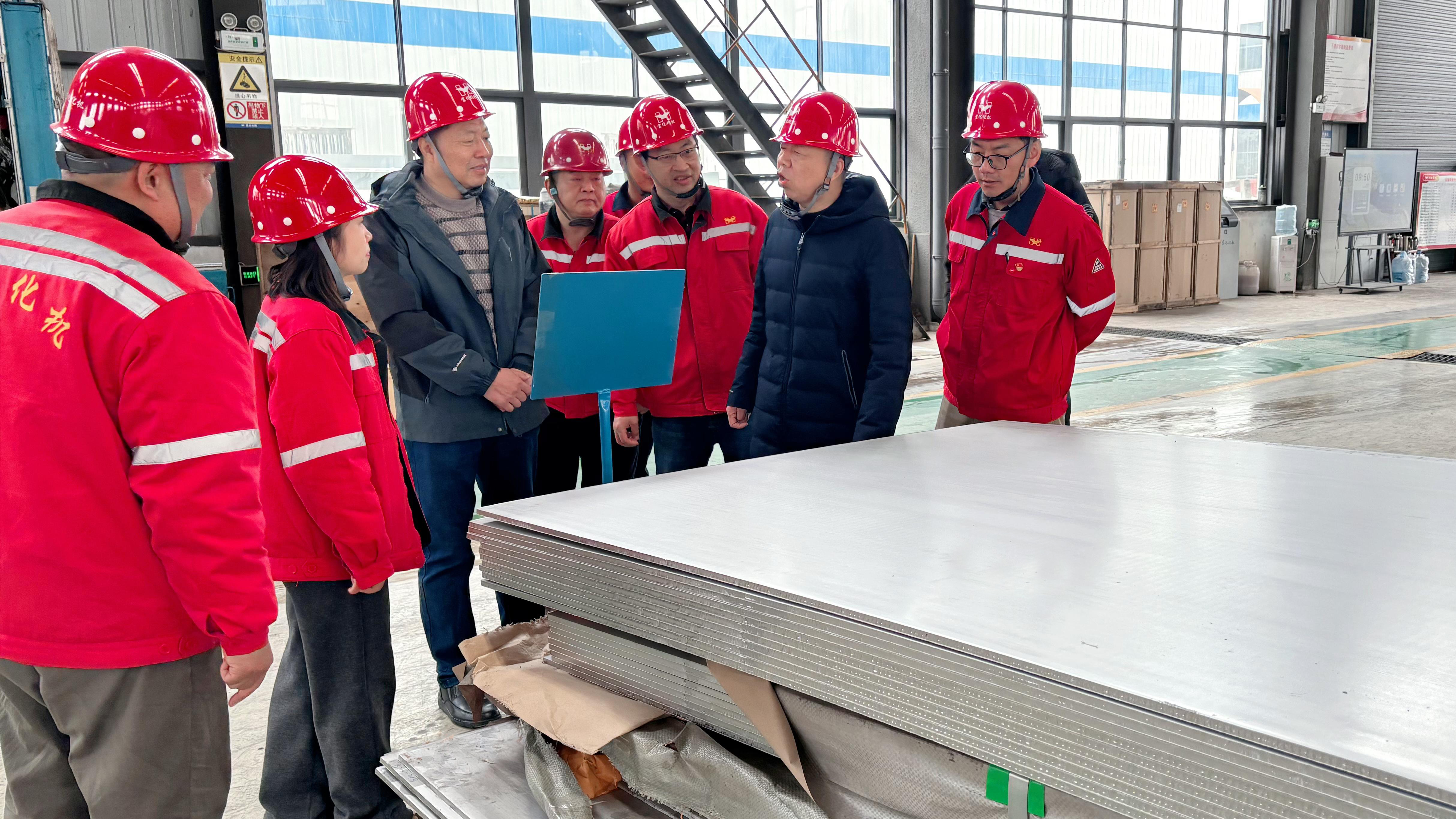 化機(jī)公司順利通過A1級壓力容器制造取證現(xiàn)場評審(圖2) 化機(jī)公司順利通過A1級壓力容器制造取證現(xiàn)場評審(圖2)