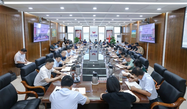 集團(tuán)召開黨委(擴大)會議傳達(dá)學(xué)習(xí)中央有關(guān)通報(圖1) 集團(tuán)召開黨委(擴大)會議傳達(dá)學(xué)習(xí)中央有關(guān)通報(圖1)