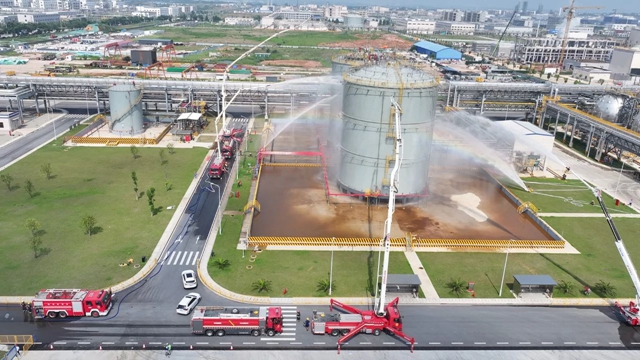 新宜化工開展?；钒踩a(chǎn)事故應(yīng)急演練