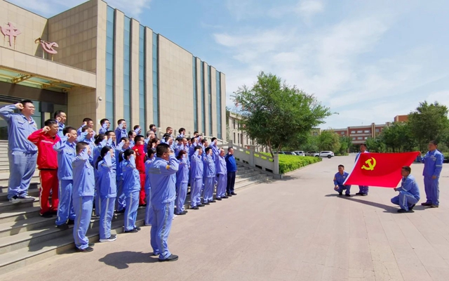 以學(xué)促廉筑牢思想防線，新疆宜化開展廉潔警示教育(圖1)