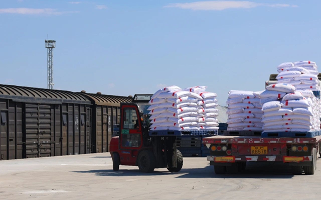 新疆天運(yùn)成功完成首批出口訂單發(fā)運(yùn)(圖1) 新疆天運(yùn)成功完成首批出口訂單發(fā)運(yùn)(圖1)